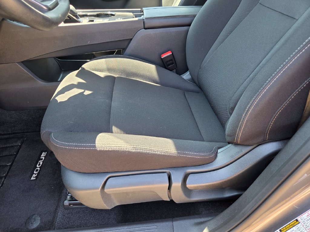 Used 2026 Nissan Rogue S FWD image 10