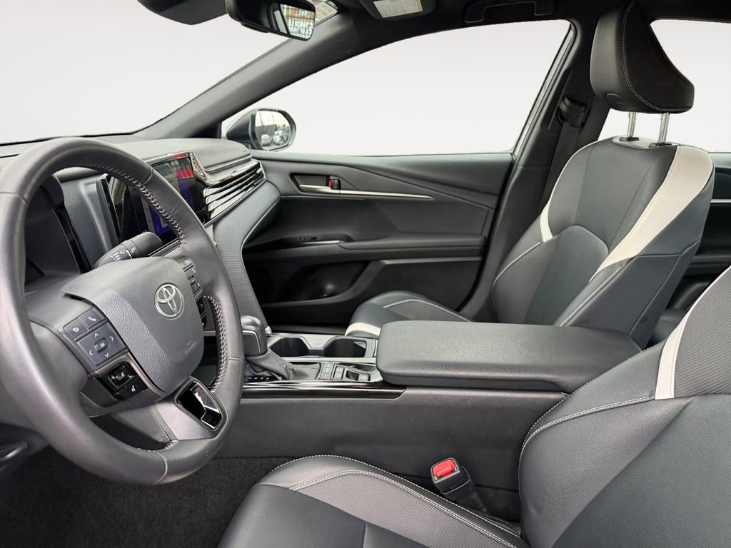 Certified 2025 Toyota Camry SE w/ Convenience Package AWD/4WD image 9