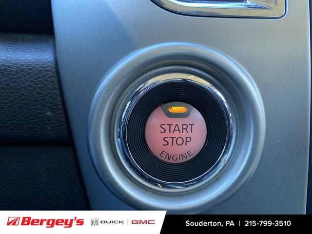 Used 2021 Nissan Titan SV w/ SV Convenience Package image 19