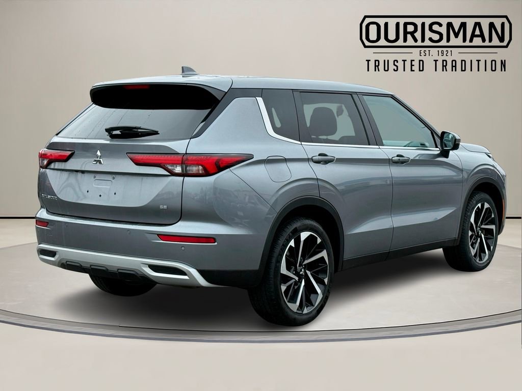 Used 2024 Mitsubishi Outlander SE image 5