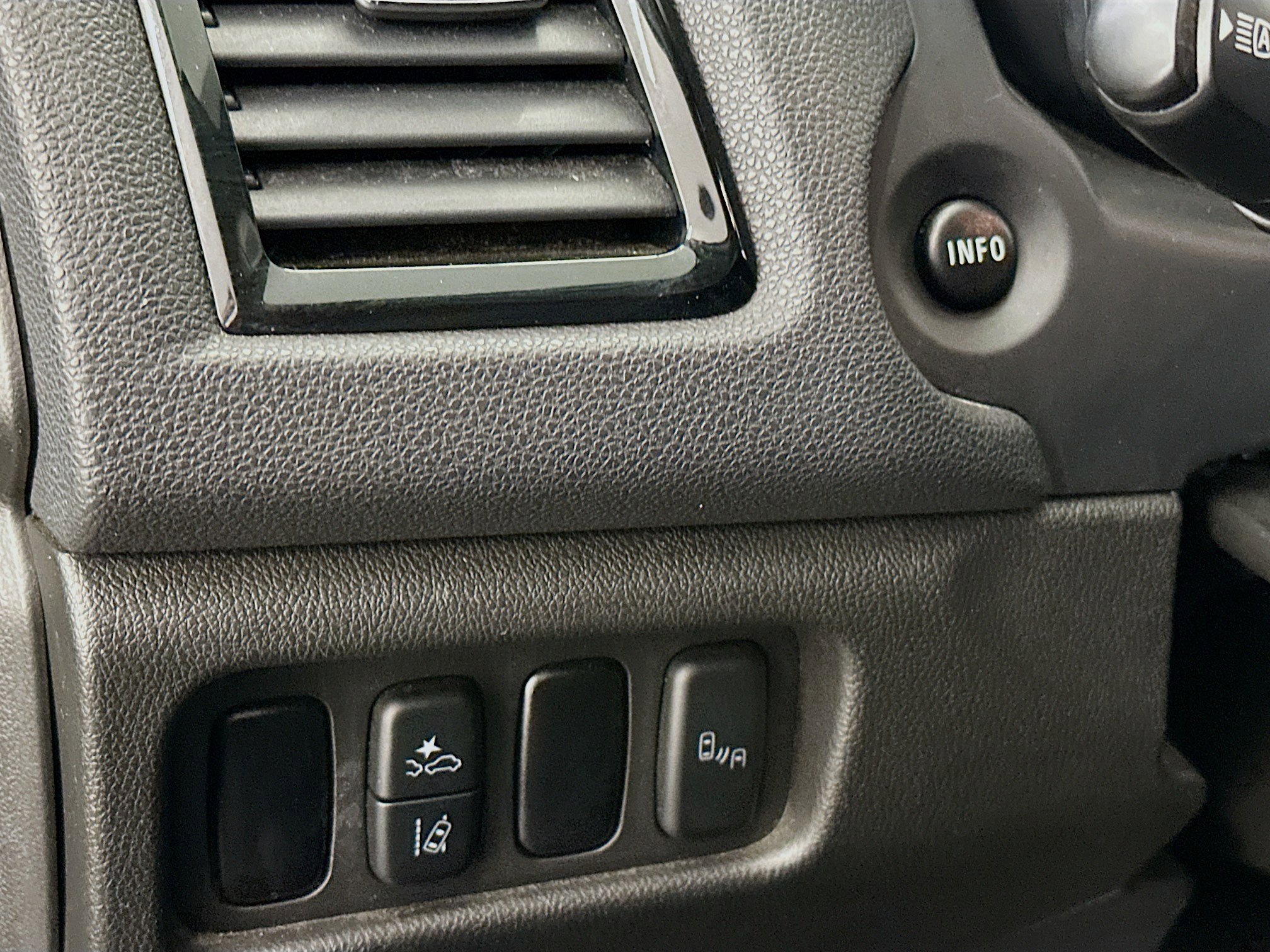 Used 2024 Mitsubishi Outlander Sport SE image 17