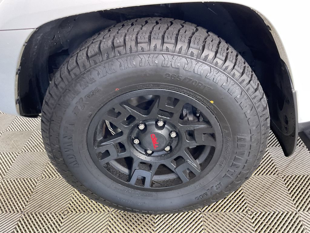 Used 2021 Toyota 4Runner Venture w/ Moonroof Package image 5