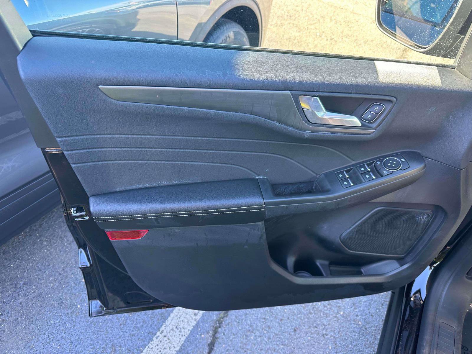 Used 2024 Ford Escape SE image 15