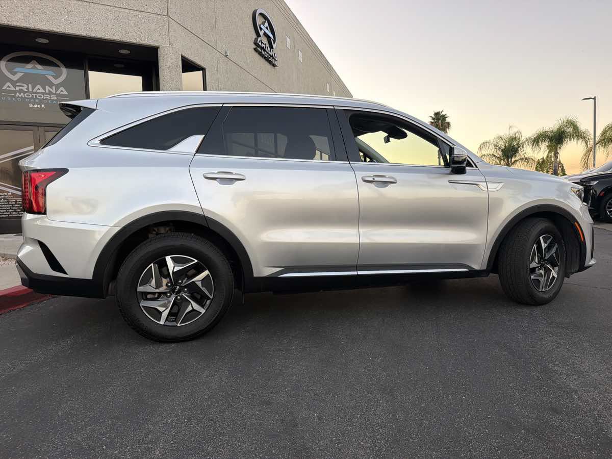 Used 2022 Kia Sorento S FWD image 6