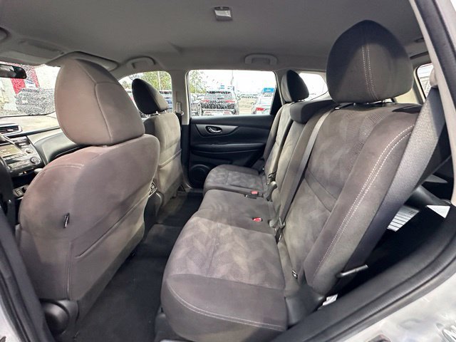 Used 2015 Nissan Rogue S FWD image 28