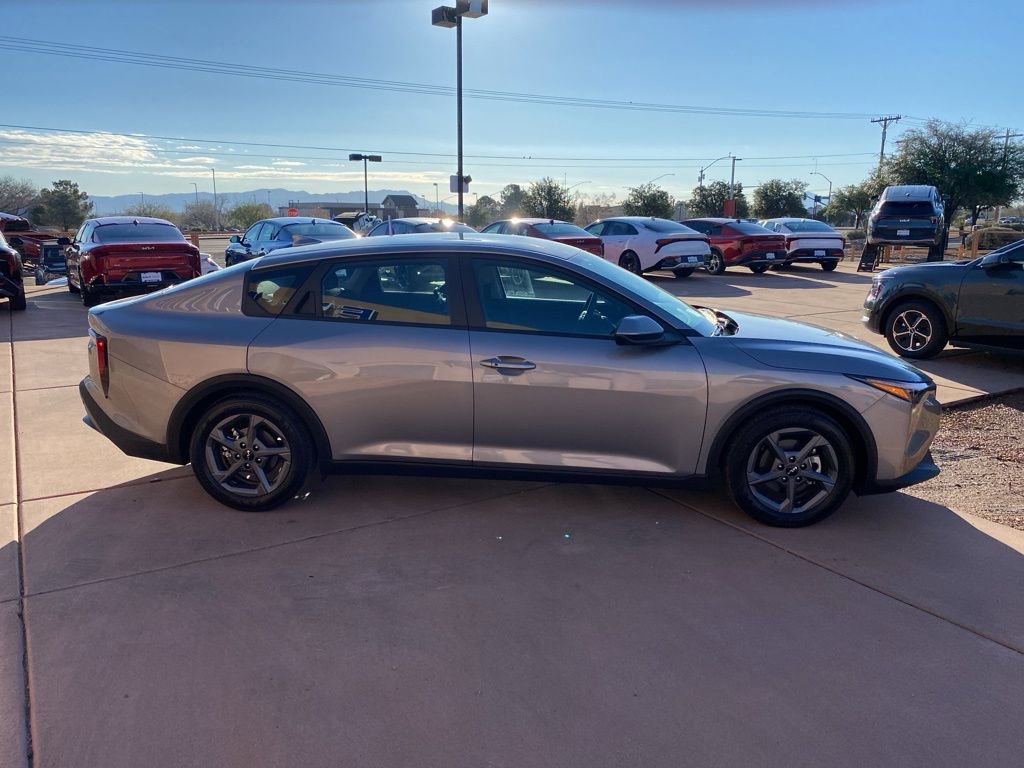 Certified 2025 Kia K4 FWD image 9