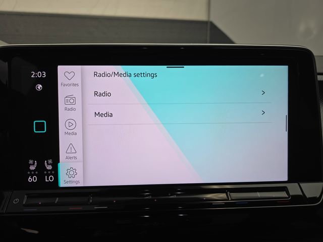 Used 2024 Volkswagen Atlas Cross Sport SEL R-Line AWD/4WD image 31
