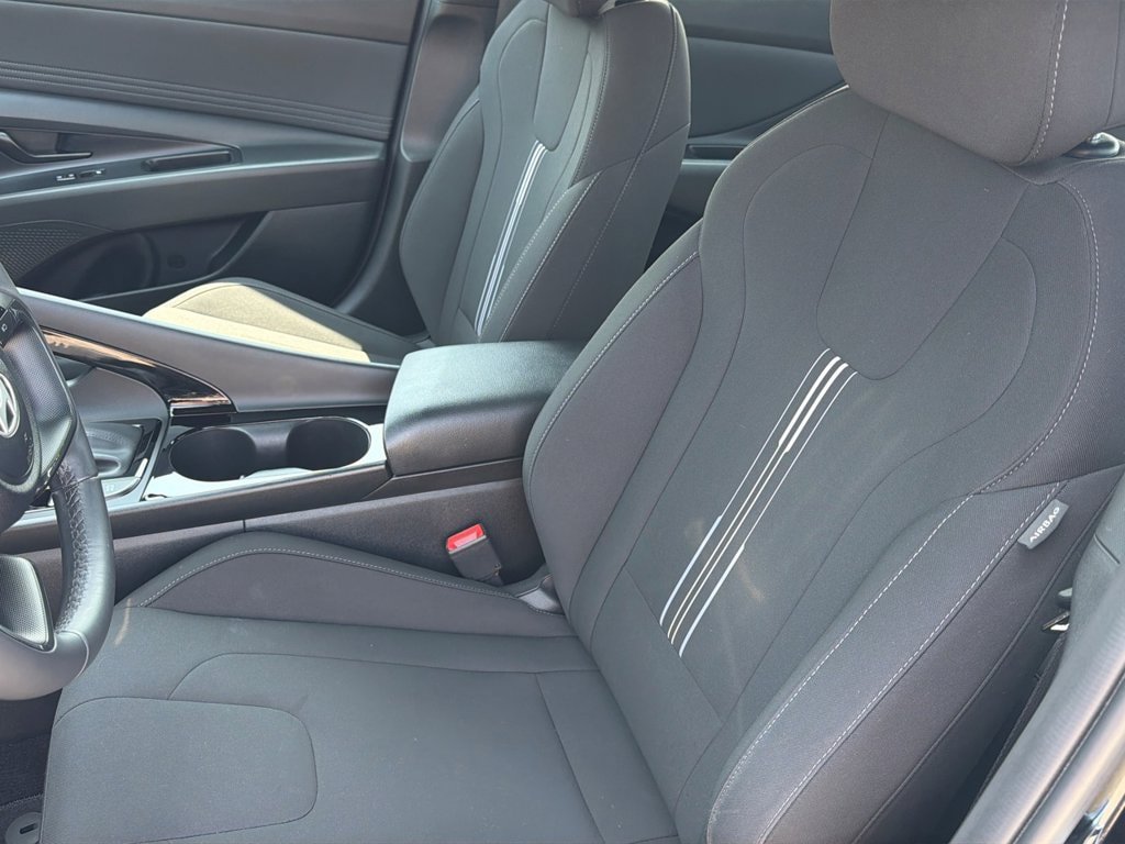Certified 2025 Hyundai Elantra SEL FWD image 19