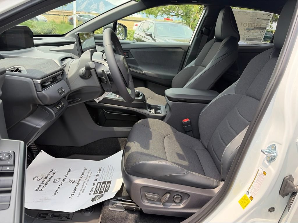 Used 2026 Toyota C-HR AWD/4WD image 24