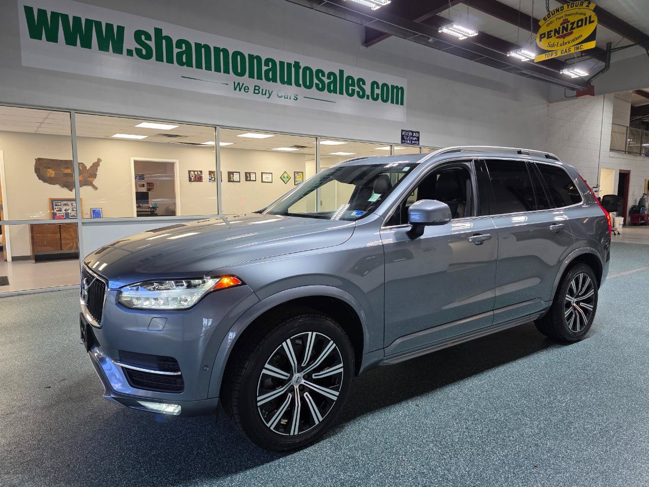 Used 2018 Volvo XC90 T6 Momentum w/ Convenience Package AWD/4WD image 2