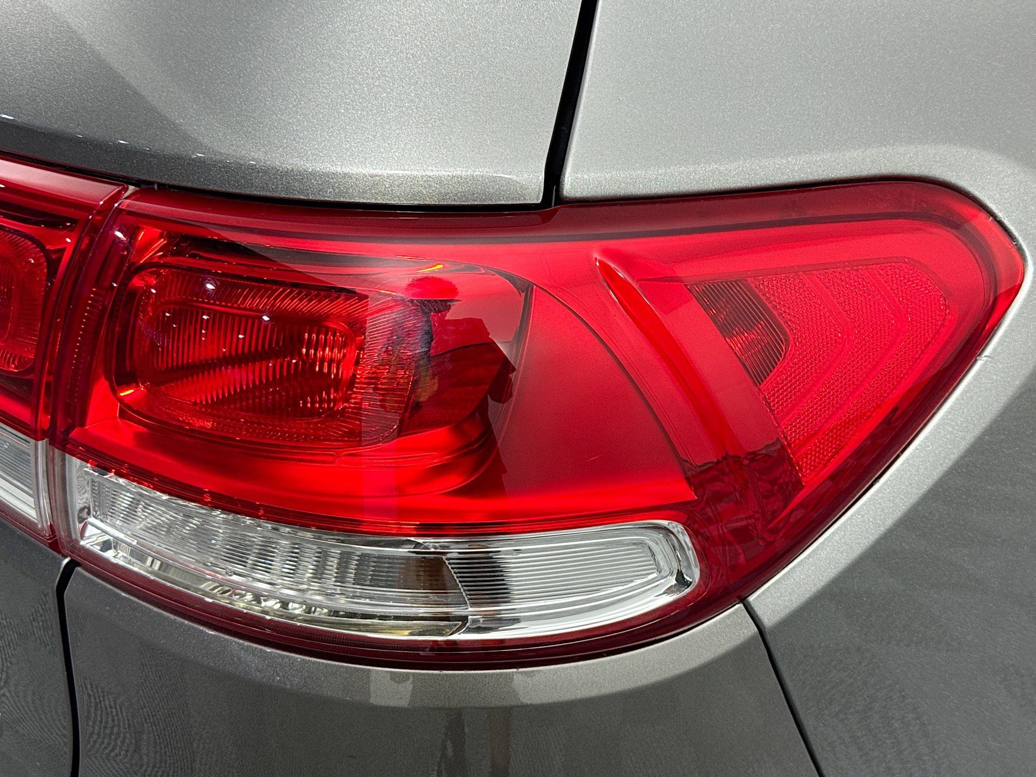 Used 2018 Kia Sorento LX image 32