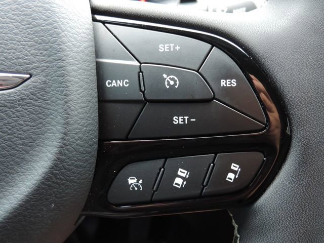 Used 2024 Chrysler Pacifica Touring FWD image 29