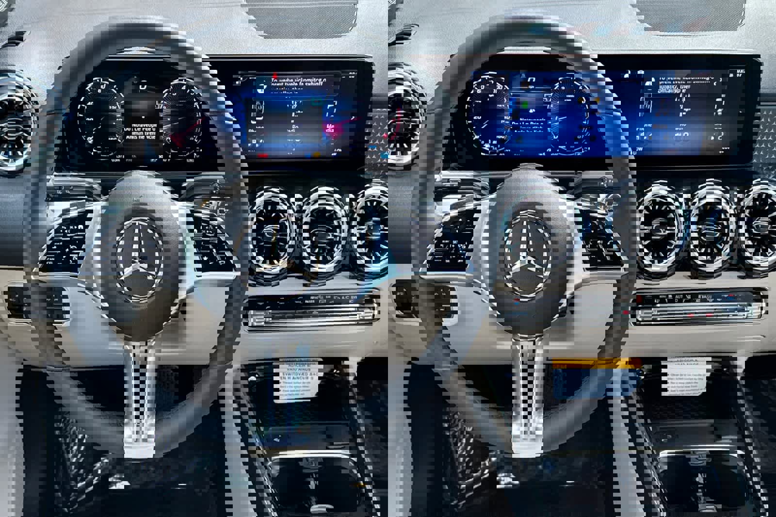 New 2025 Mercedes-Benz GLB 250 4MATIC image 13