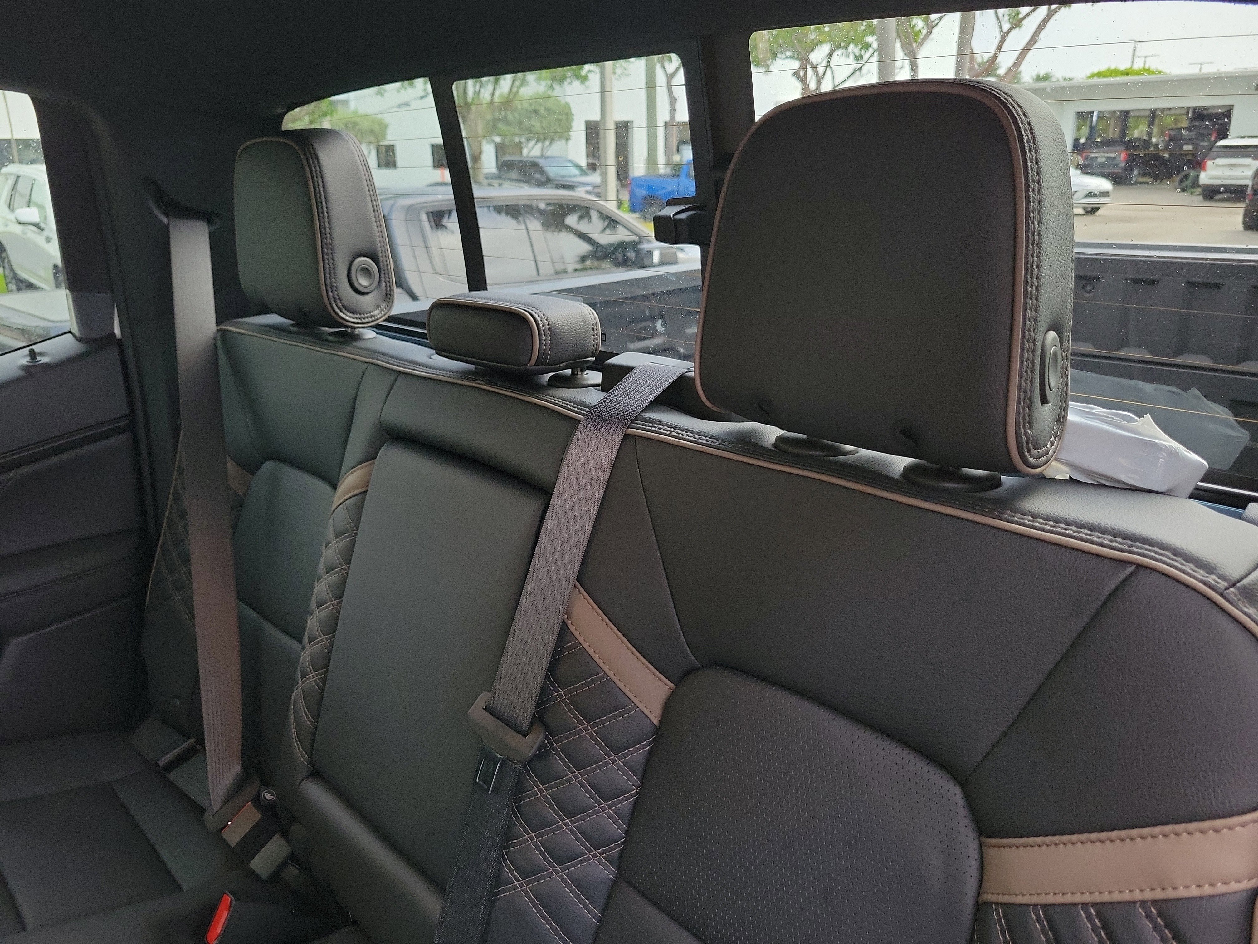 New 2026 GMC Canyon Denali w/ LPO, Black Badging Package image 12