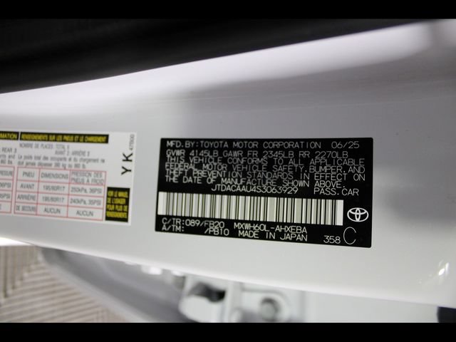 Used 2025 Toyota Prius LE FWD image 29