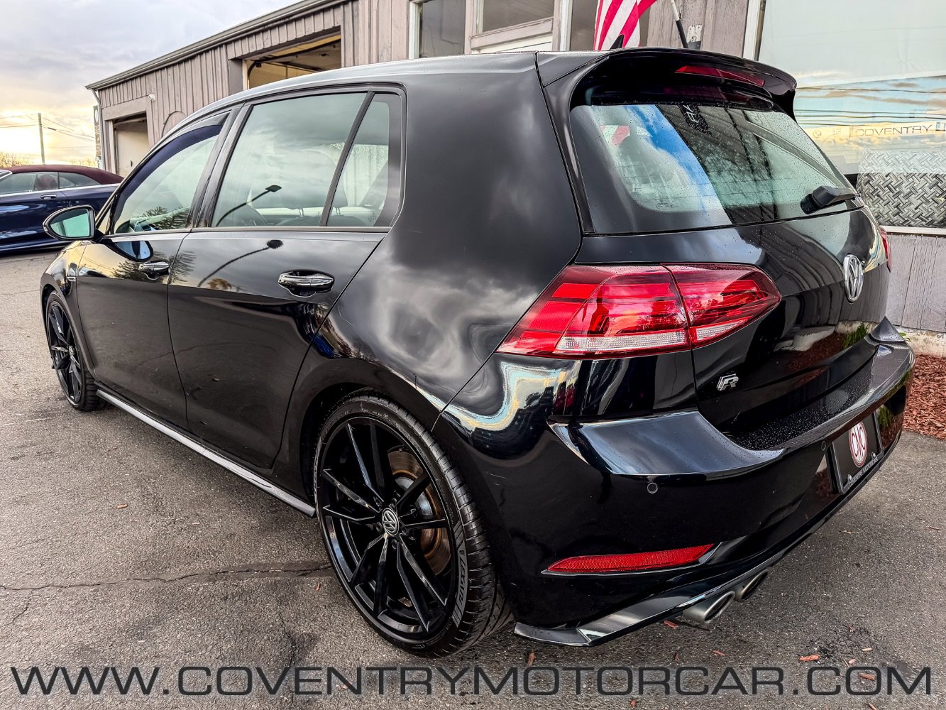 Used 2019 Volkswagen Golf R 4-Door image 7