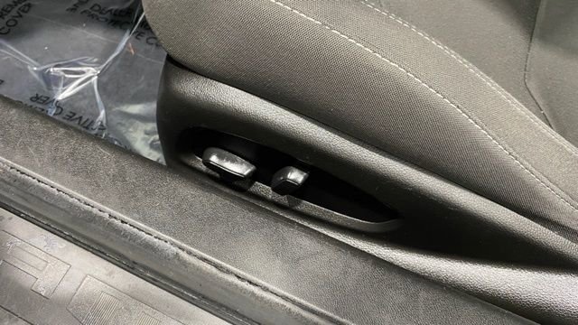 Used 2023 Chevrolet Camaro LT image 13