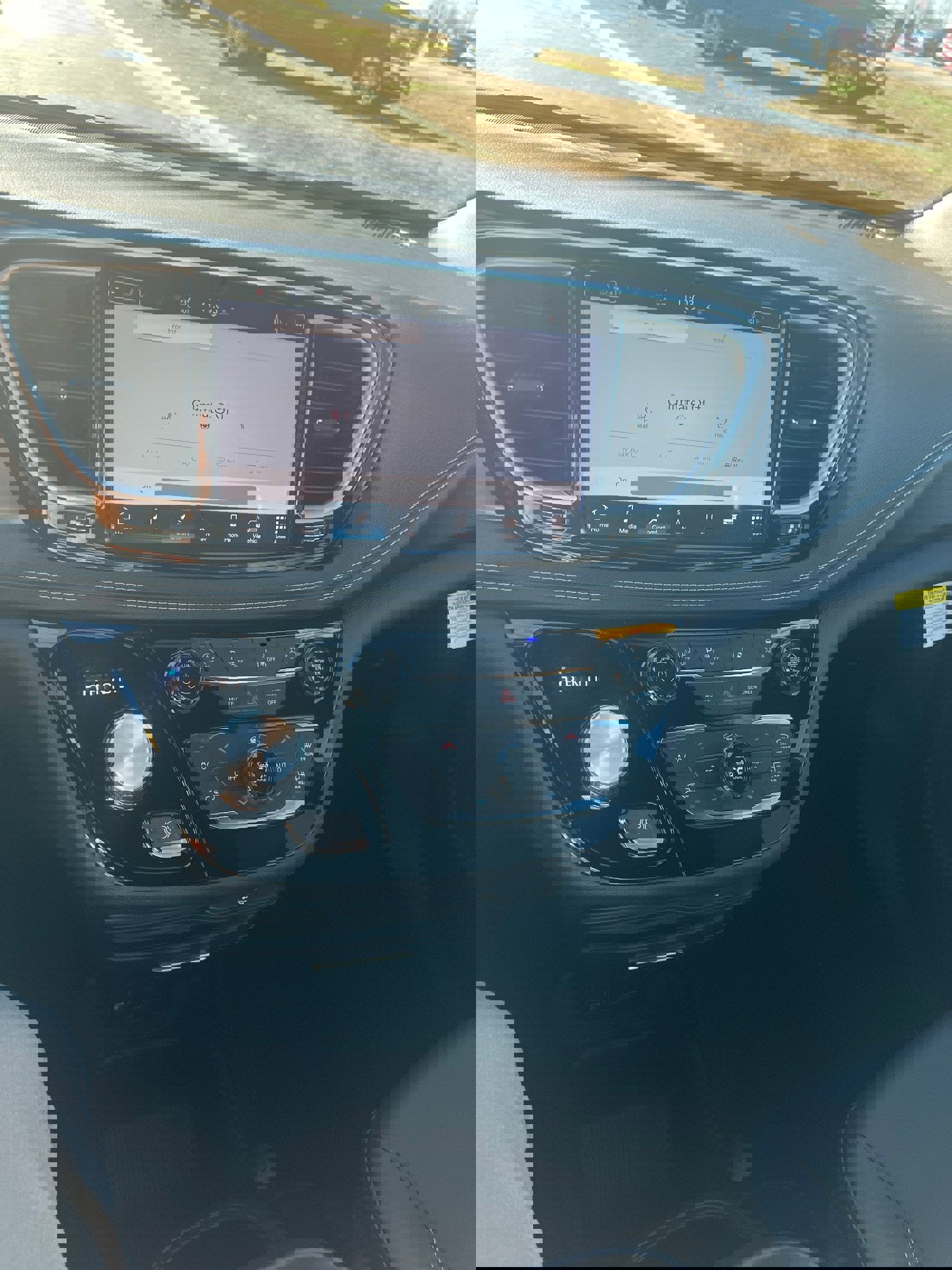 New 2026 Chrysler Pacifica Select image 13