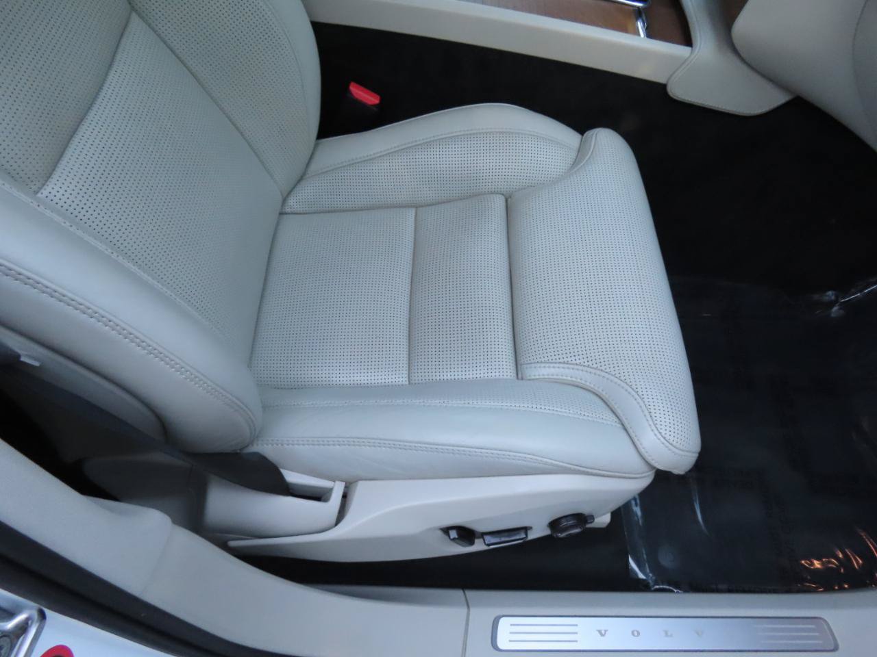 Used 2016 Volvo XC90 T6 Inscription w/ Vision Package AWD/4WD image 16