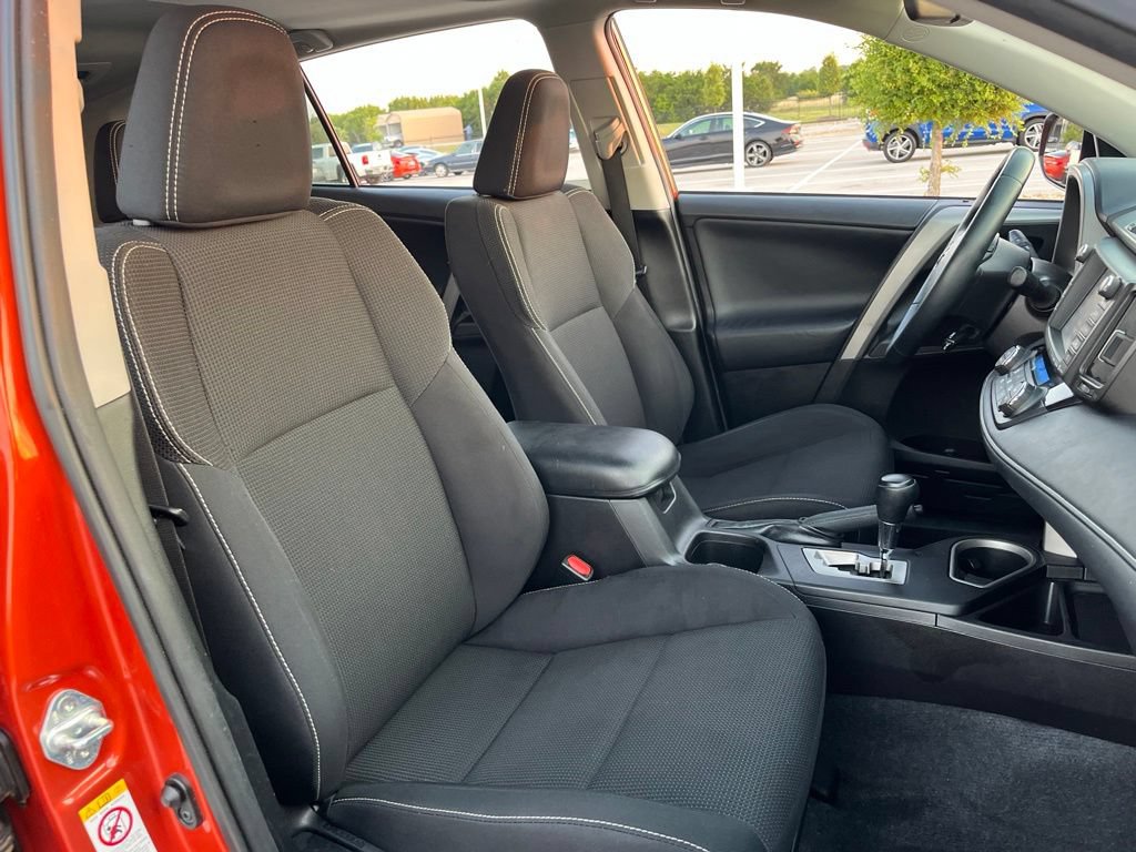 Used 2016 Toyota RAV4 XLE FWD image 28