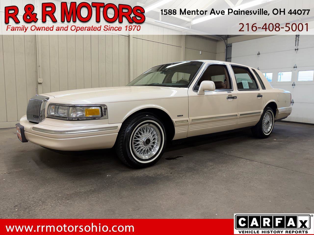 Used 1996 Lincoln Town Car Signature image 1