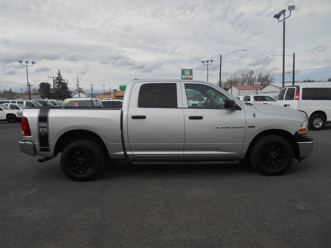 Used 2012 RAM 1500 ST w/ SXT Appearance Group AWD/4WD image 2
