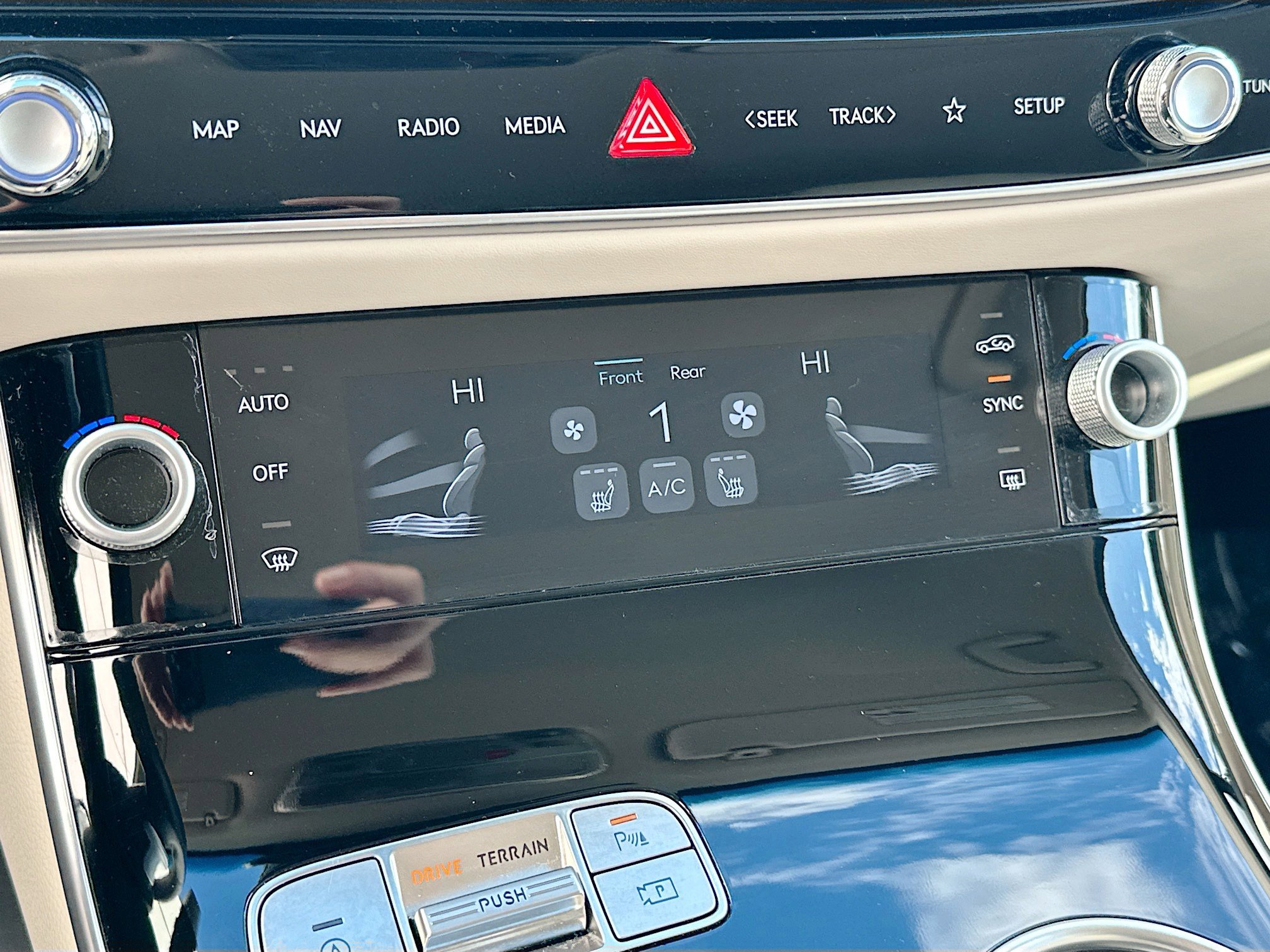 Used 2026 Genesis GV70 2.5T image 16