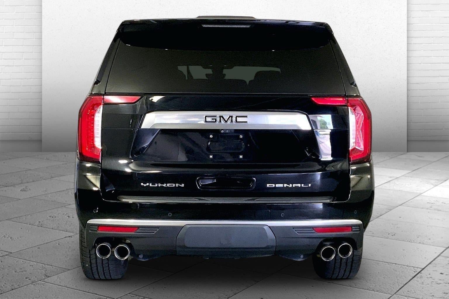 Used 2021 GMC Yukon Denali w/ Denali Premium Package AWD/4WD image 3