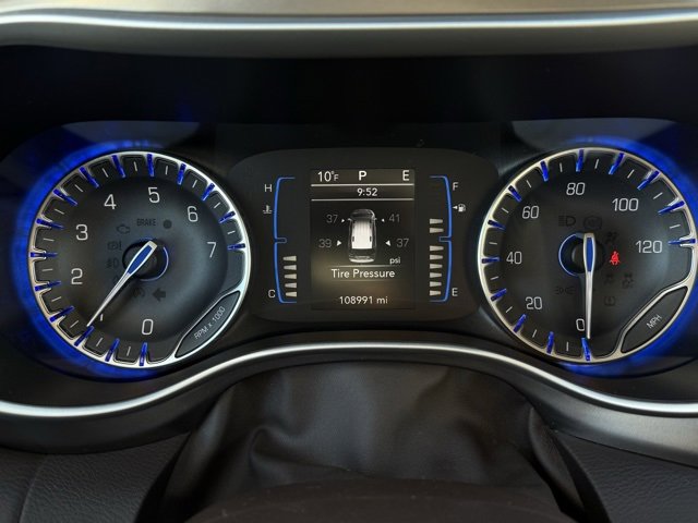 Certified 2017 Chrysler Pacifica Touring-L image 16