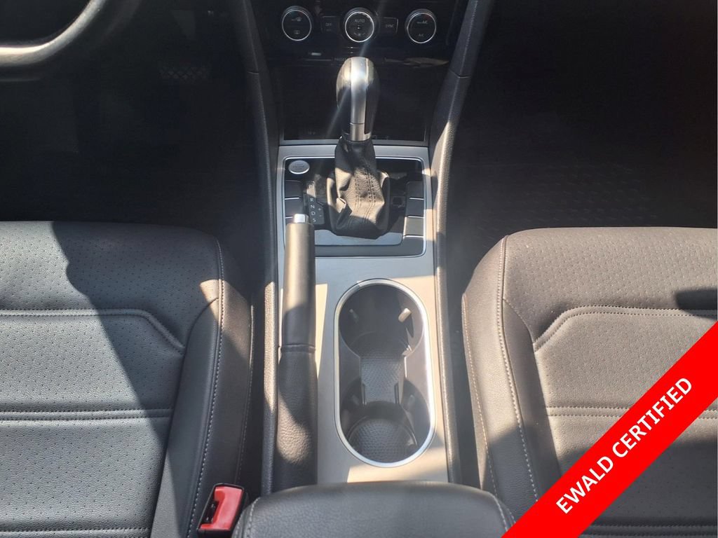 Used 2020 Volkswagen Passat 2.0T SE FWD image 20