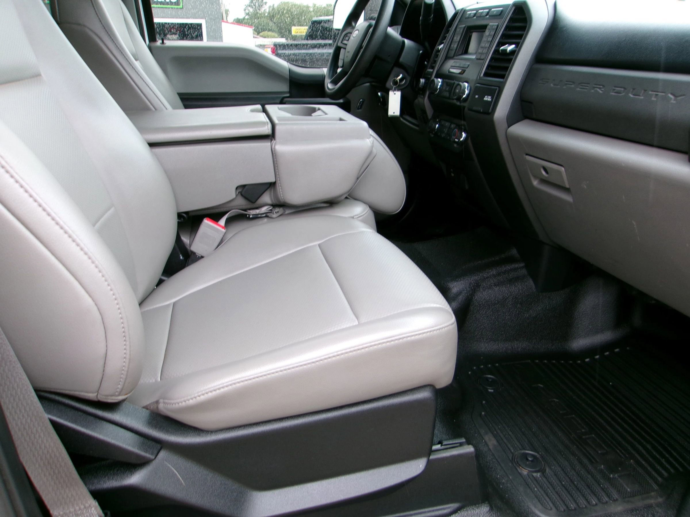 Used 2019 Ford F250 XL w/ Power Equipment Group image 9