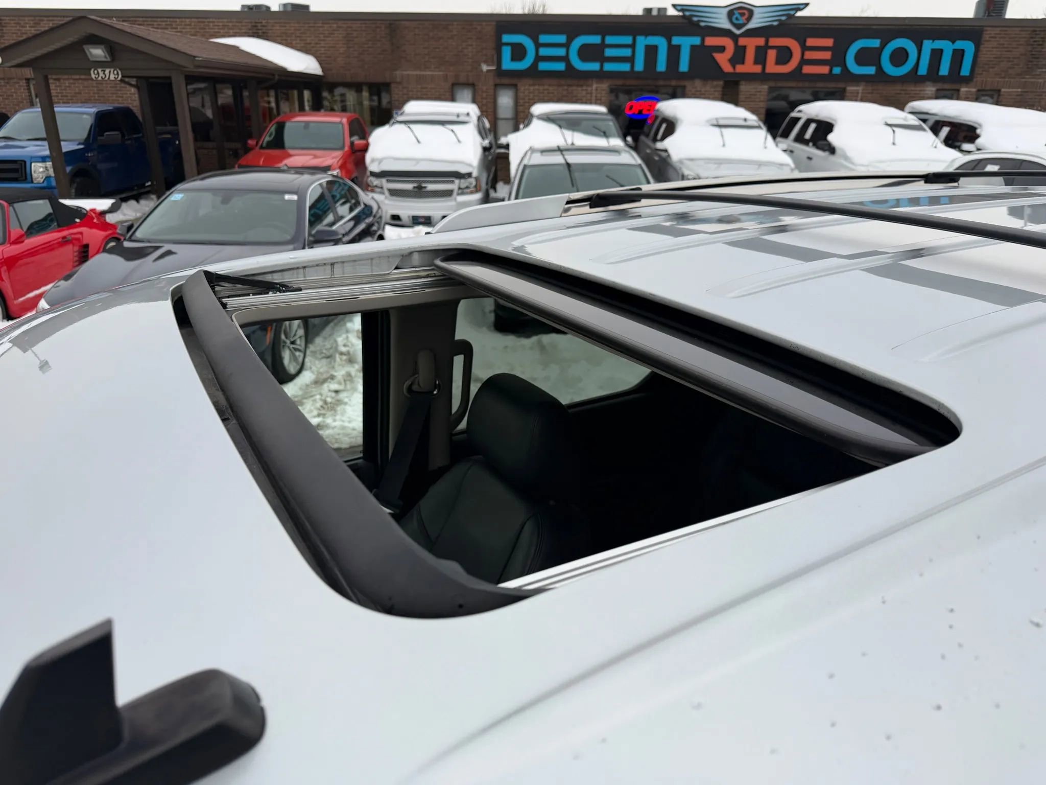 Used 2012 Cadillac Escalade Luxury image 37