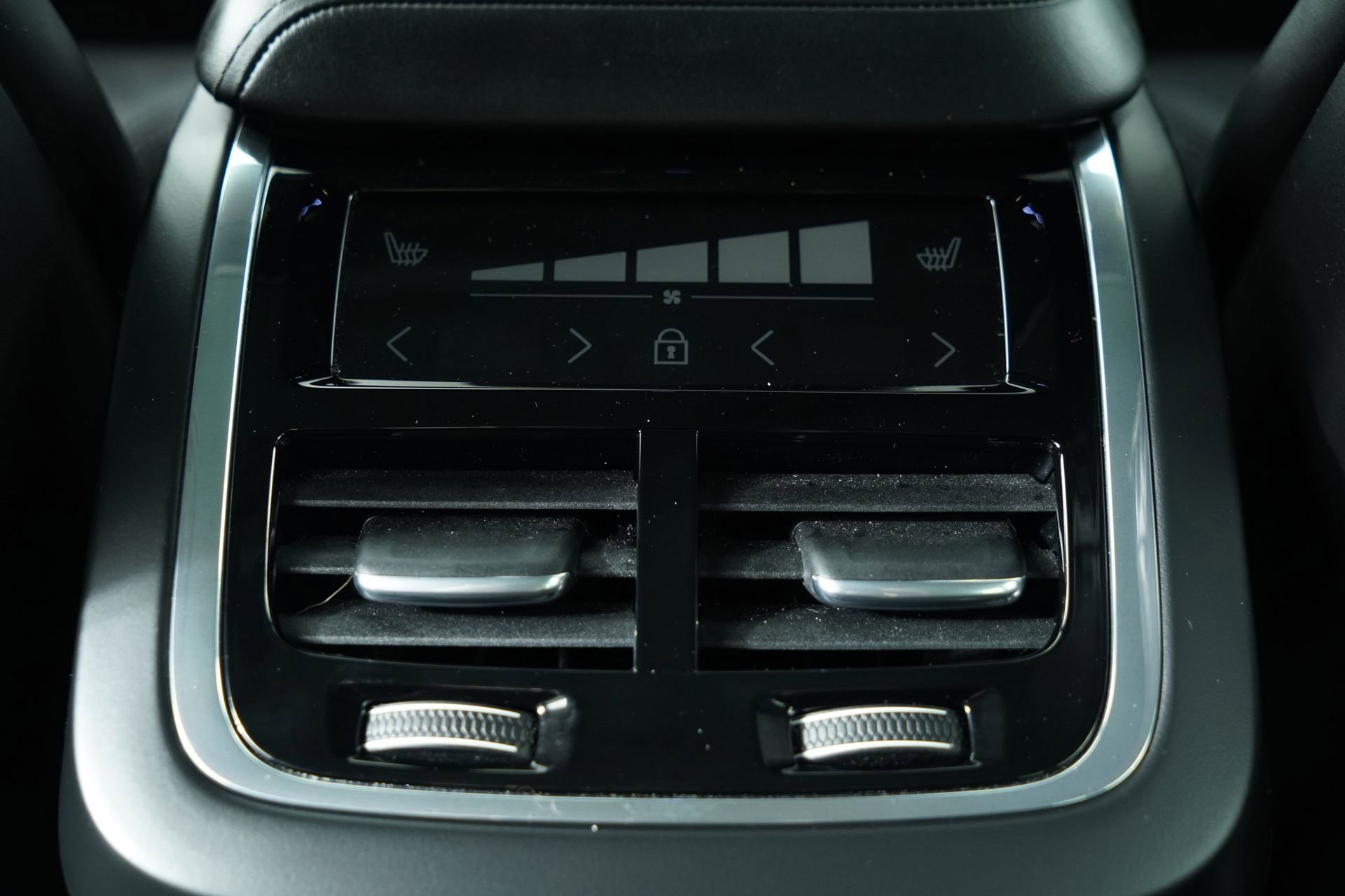 Used 2020 Volvo XC60 T6 Inscription w/ Protection Package Premier image 29