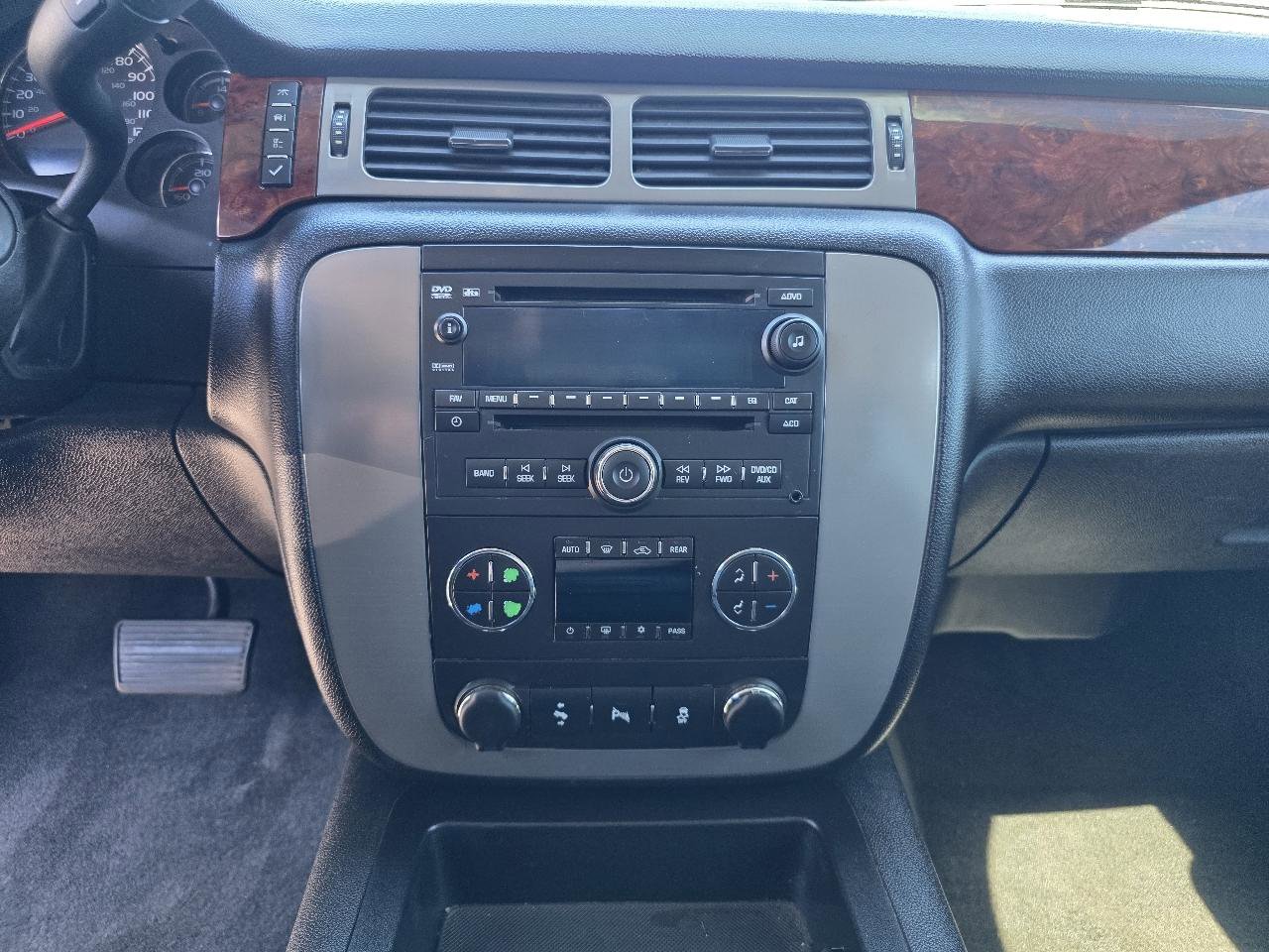Used 2013 GMC Yukon SLT w/ SLT Chrome Package AWD/4WD image 10