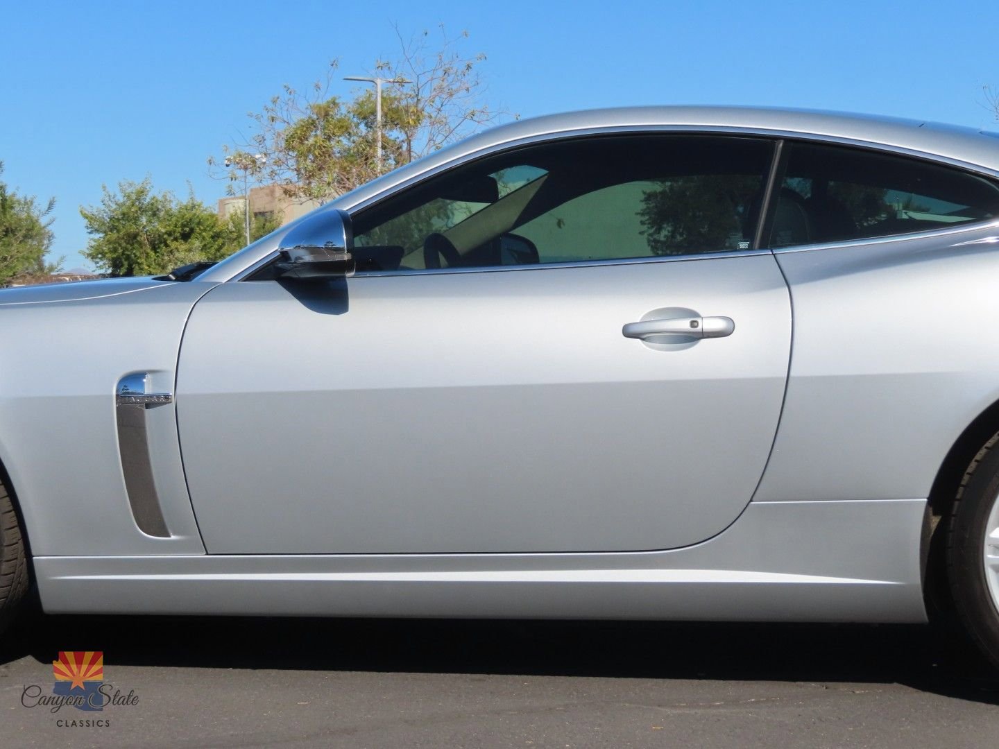 Used 2010 Jaguar XK Coupe image 18