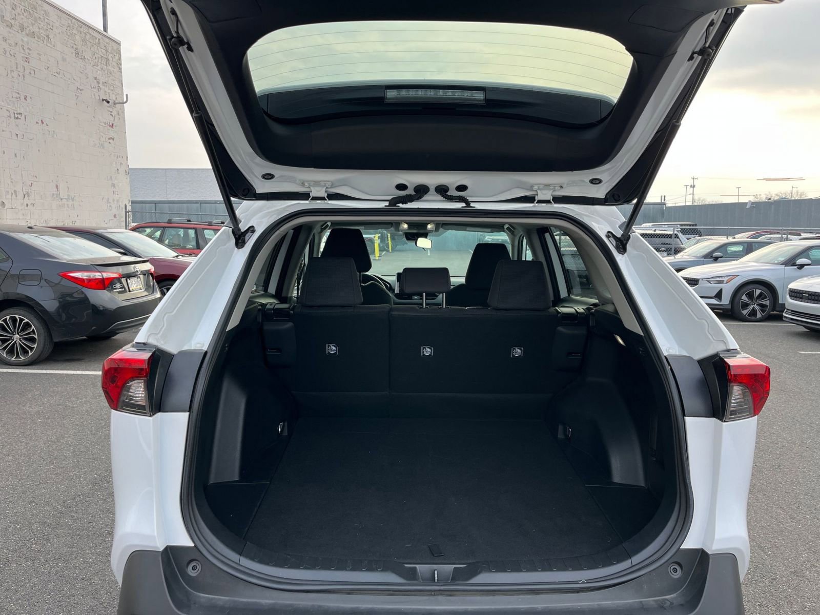 Used 2025 Toyota RAV4 LE image 30