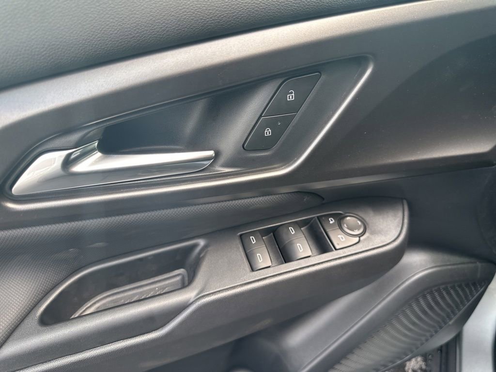 Used 2026 Chevrolet Equinox EV LT image 17