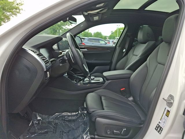Used 2024 BMW X4 xDrive30i w/ Parking Assistance Package AWD/4WD image 16