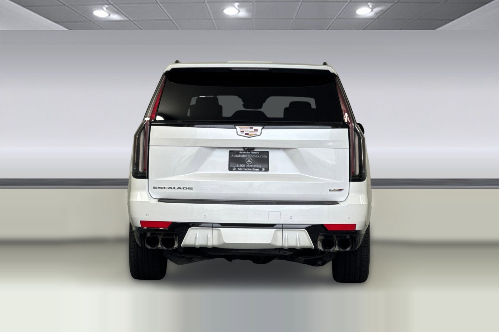 Used 2023 Cadillac Escalade ESV V AWD/4WD image 9