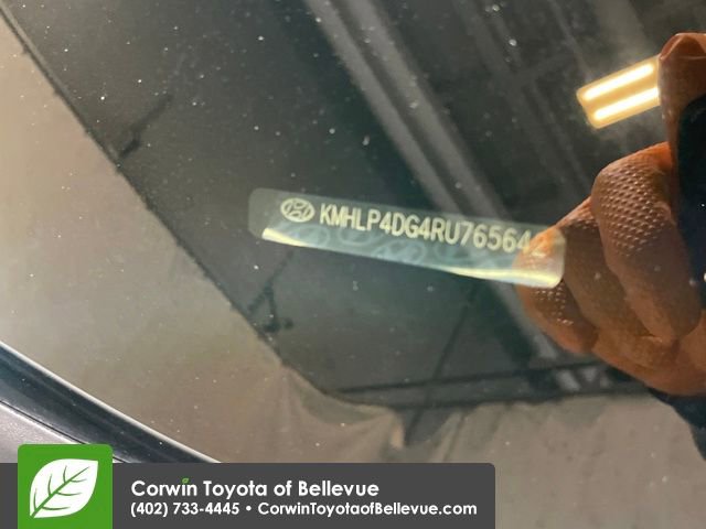 Used 2024 Hyundai Elantra Limited image 31