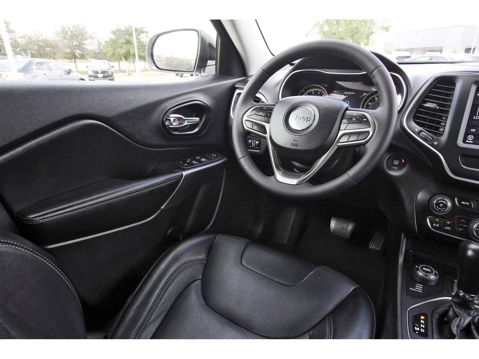 Used 2022 Jeep Cherokee Latitude Lux w/ Sun & Sound Group image 11