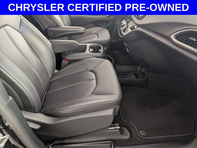 Certified 2026 Chrysler Pacifica Select FWD image 32