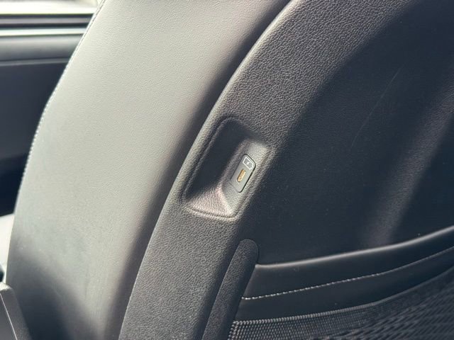 Used 2025 Kia Sorento S image 8