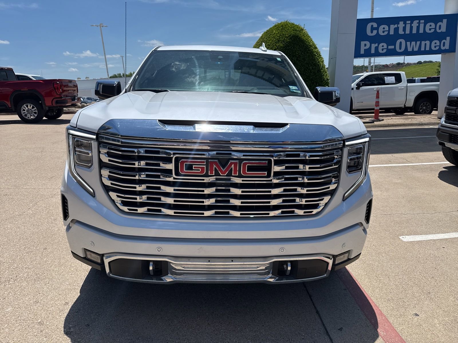 Used 2024 GMC Sierra 1500 Denali w/ Technology Package AWD/4WD image 2