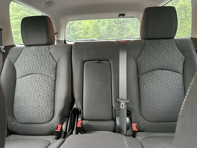 Used 2016 GMC Acadia SLE AWD/4WD image 27