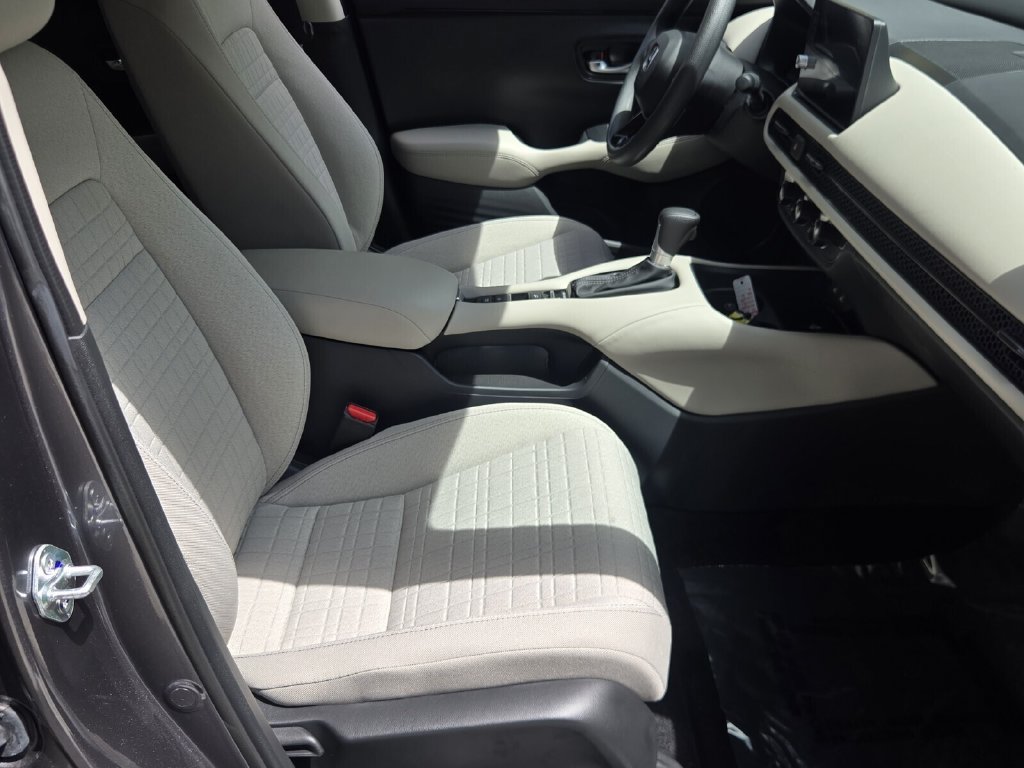 Certified 2027 Honda HR-V LX image 17
