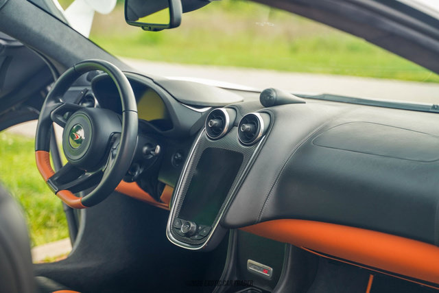 Used 2017 McLaren 570S Coupe RWD image 33