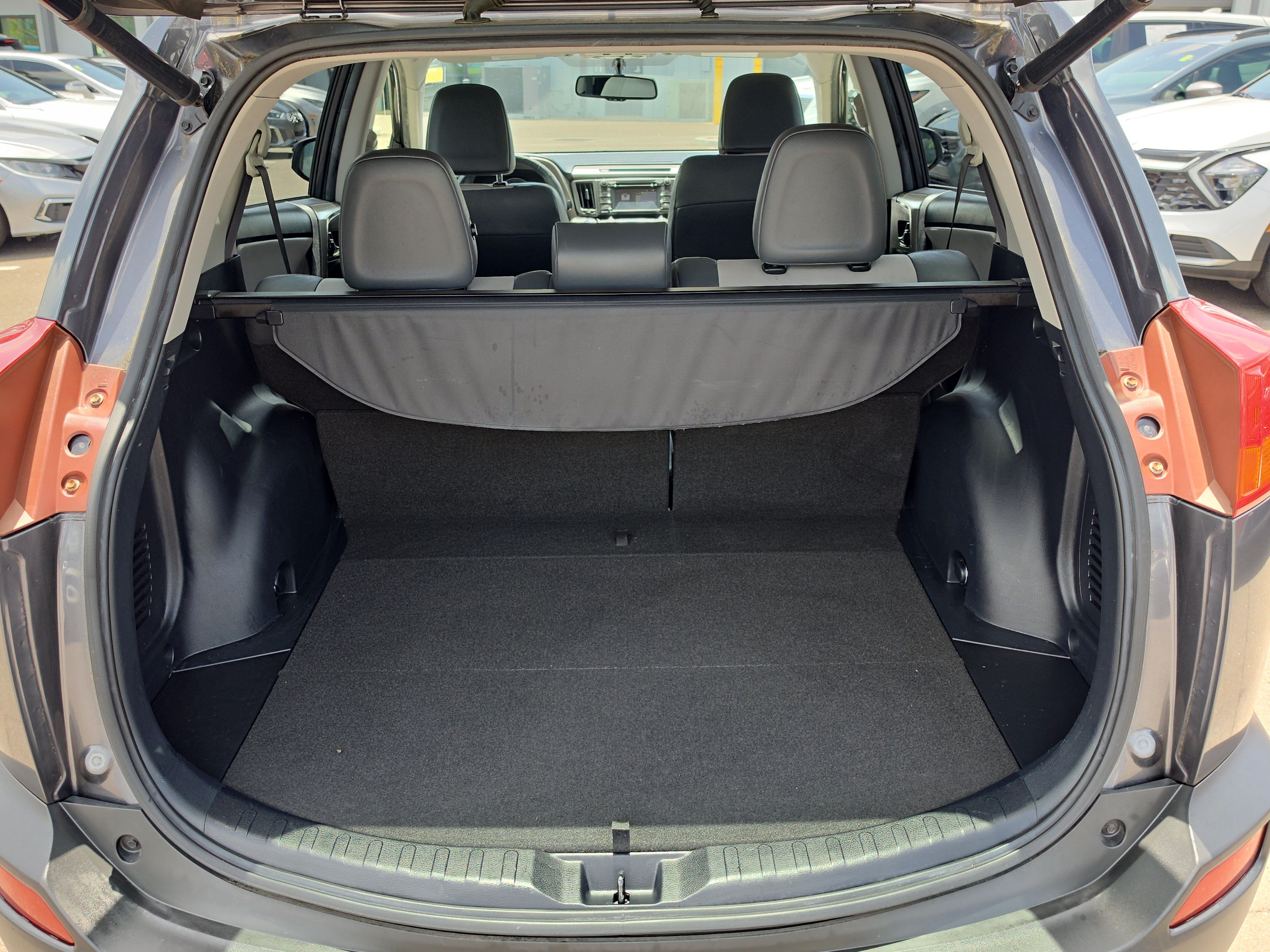 Used 2015 Toyota RAV4 Limited AWD/4WD image 10