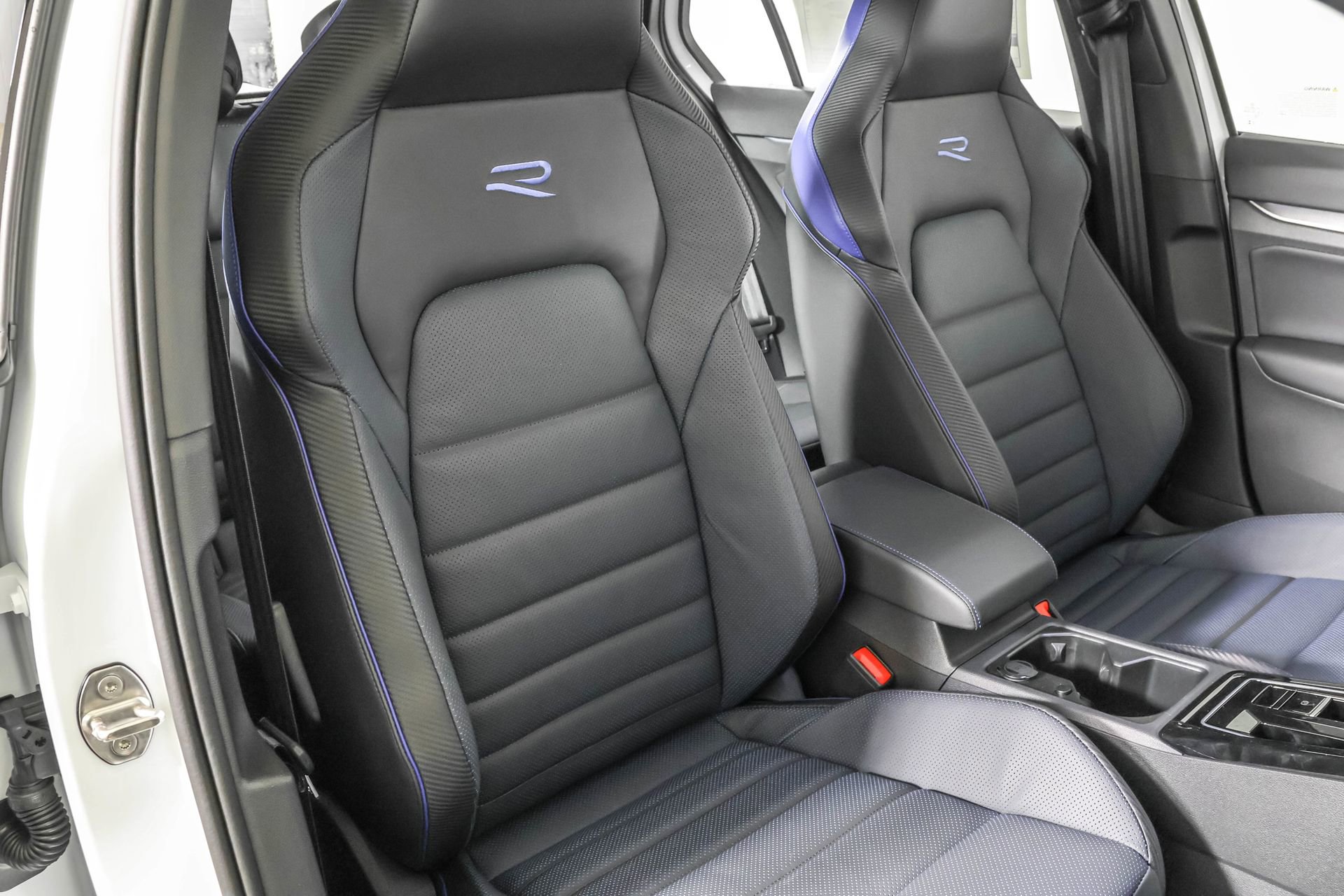 New 2026 Volkswagen Golf 2.0T image 44