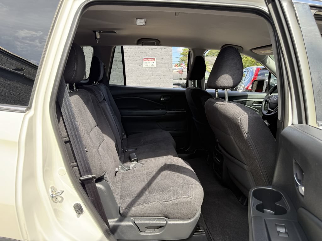 Used 2018 Honda Pilot EX image 16